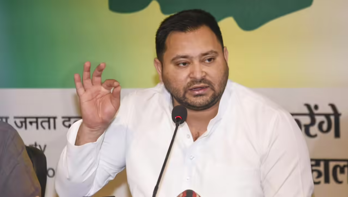 Tejashwi Yadav addressing rally in Bihar during 2025 election campaign