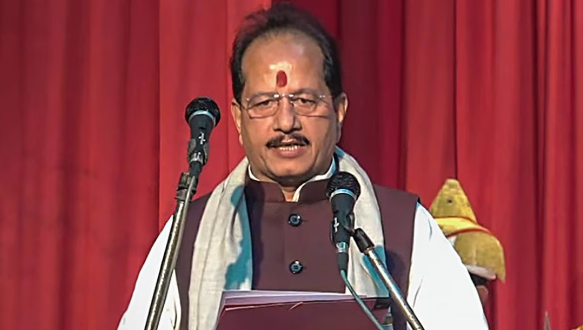 Vijay Kumar Sinha बिहार विधानसभा में उपमुख्यमंत्री के रूप में भाषण देते हुए